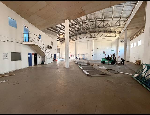 900M² WAREHOUSE TO LET IN RIVERHORSE VALLEY