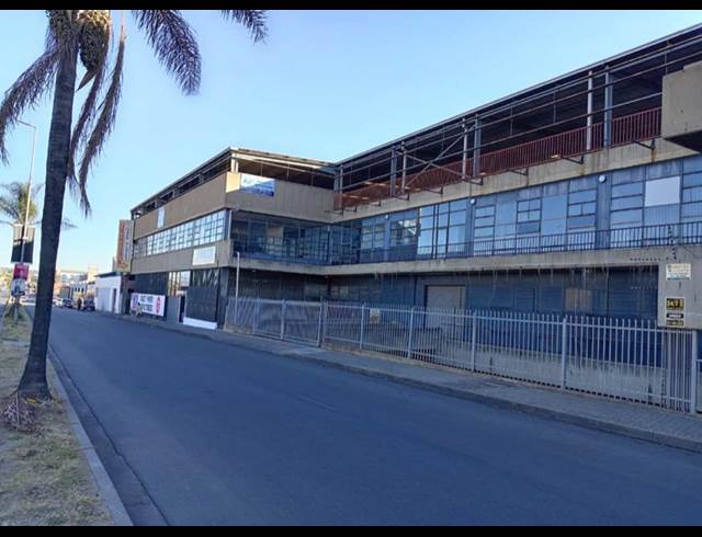 770M² WAREHOUSE TO LET IN WYNBERG