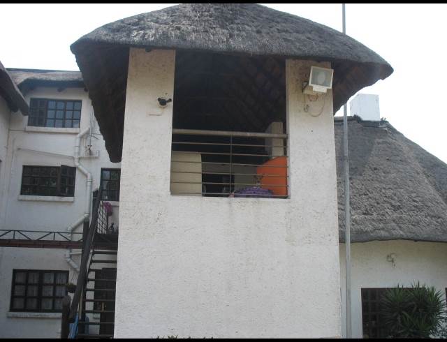 1 bed property to rent in KNOPJESLAAGTE