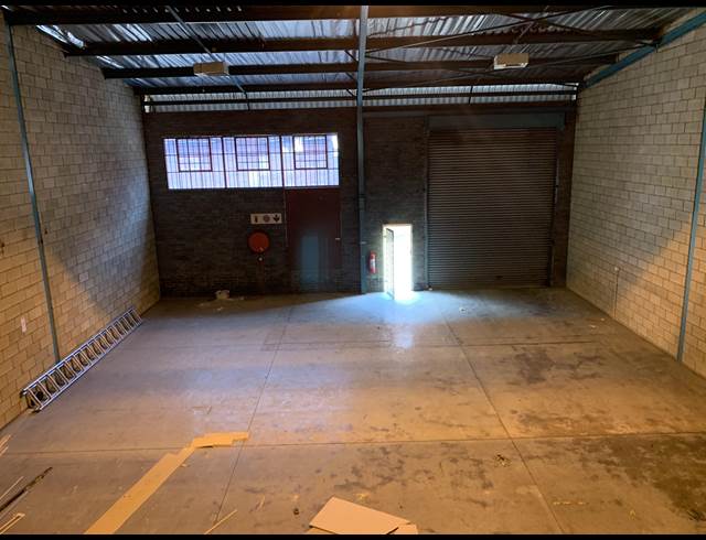 403M² WAREHOUSE RENTED IN EASTGATE
