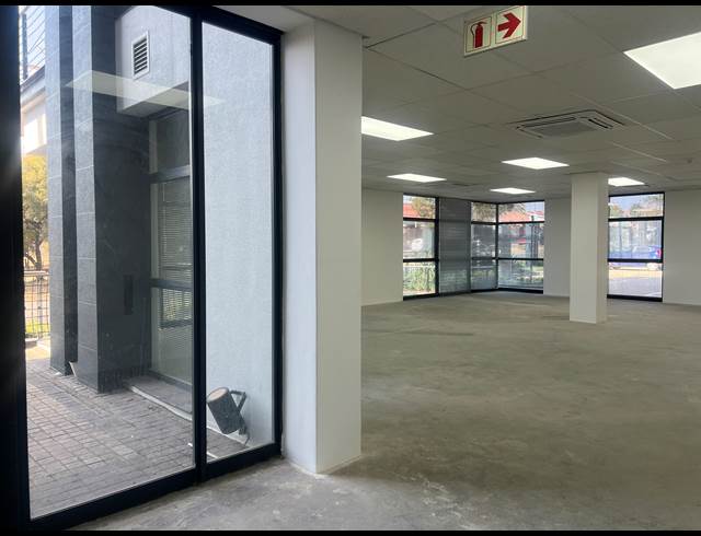 146M² OFFICE TO LET IN HYDE PARK