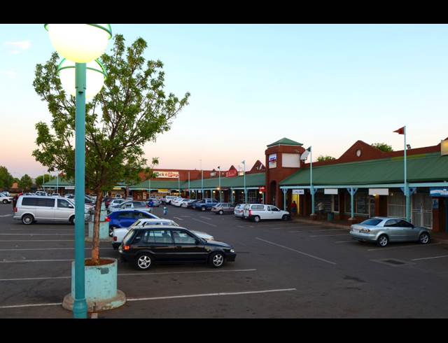 76M² RETAIL TO LET IN PROTEA NORTH