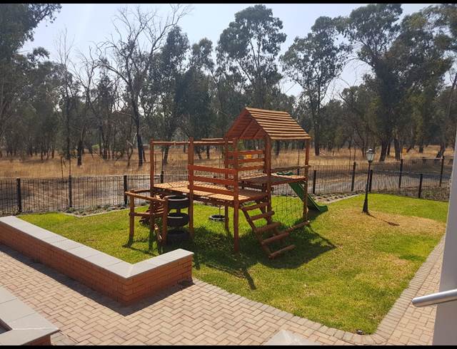 1 bed property to rent in LINBRO PARK