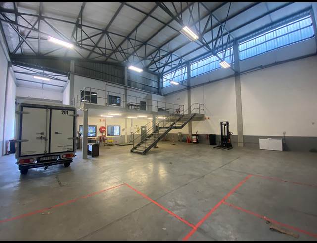404M² WAREHOUSE TO LET IN AIRPORT INDUSTRIA