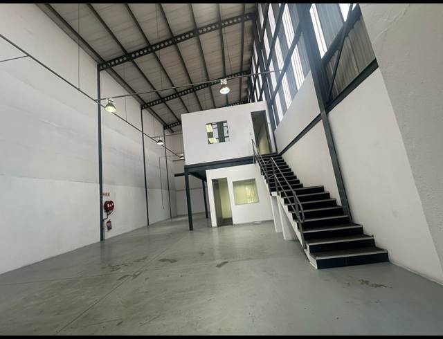 284M² WAREHOUSE TO LET IN MEADOWDALE