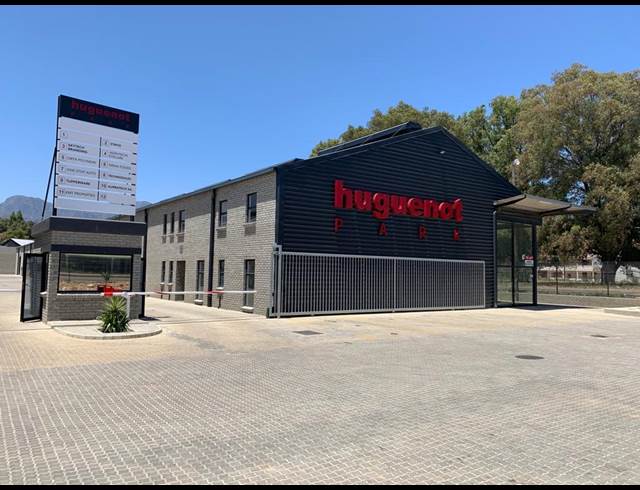 346M² WAREHOUSE TO LET IN CHARLESTON HILL