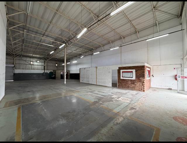 559M² WAREHOUSE TO LET IN HALFWAY HOUSE