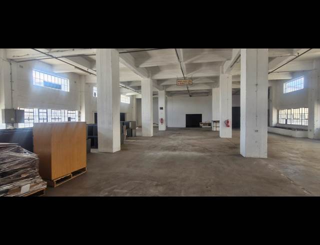1,487M² WAREHOUSE TO LET IN SELBY