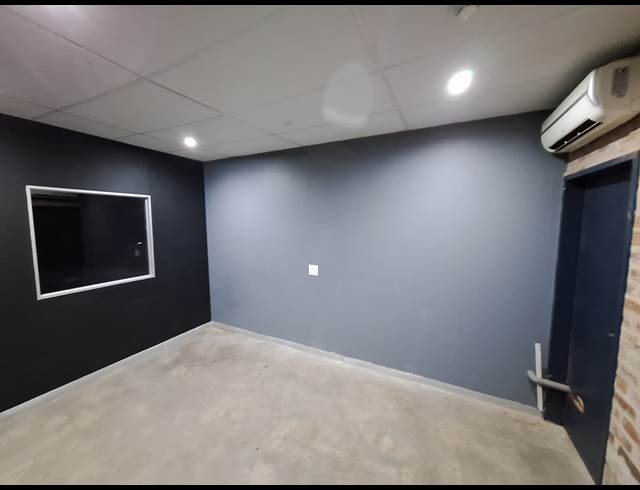 642M² WAREHOUSE TO LET IN LASER PARK