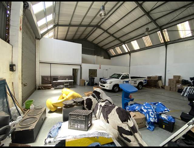 385M² WAREHOUSE RENTED IN EPPING INDUSTRIAL