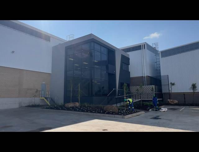 2,898M² WAREHOUSE TO LET IN AIRPORT PARK