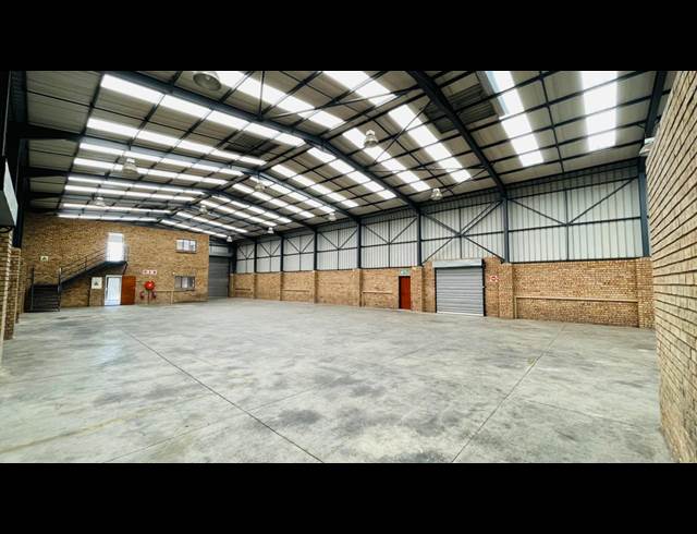 720M² WAREHOUSE TO LET IN RAND LEASE