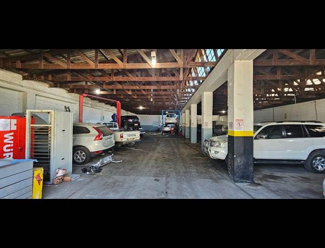 800M² WAREHOUSE TO LET IN PAARL CENTRAL