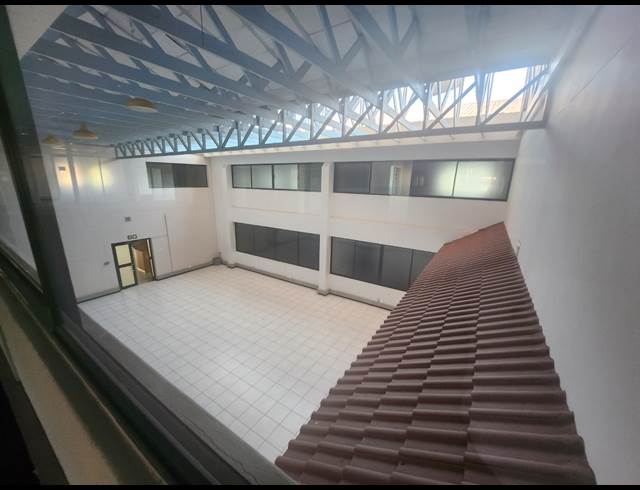 1,153M² OFFICE TO LET IN RANDJESPARK