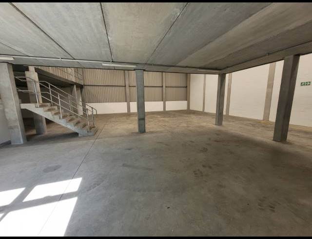 517M² WAREHOUSE TO LET IN STIKLAND INDUSTRIAL
