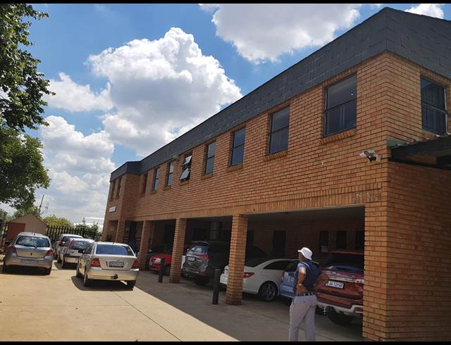 1,946M² WAREHOUSE TO LET IN MEADOWDALE