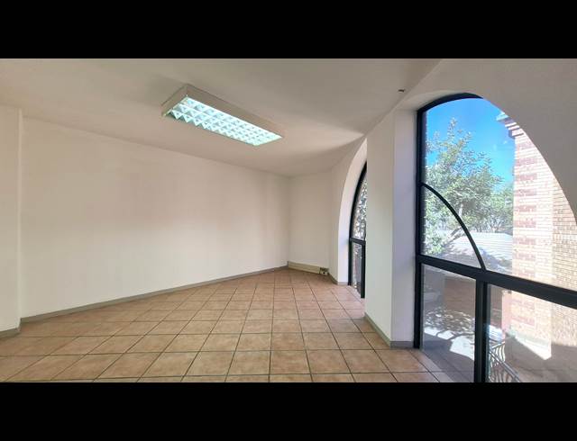 376M² OFFICE TO LET IN MENLYN