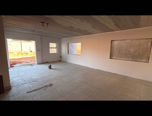 395M² WAREHOUSE TO LET IN BARTLETT