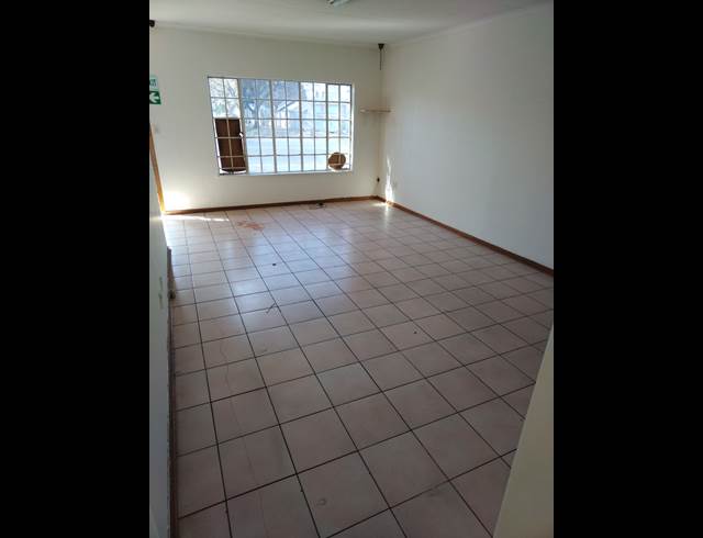 100M² BUSINESS TO LET IN BOKSBURG WEST