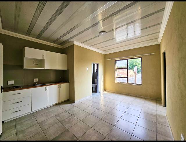 1 bed property to rent in KLOPPERPARK