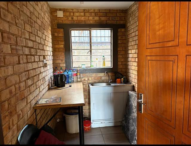 270M² WAREHOUSE TO LET IN WEST TURFFONTEIN