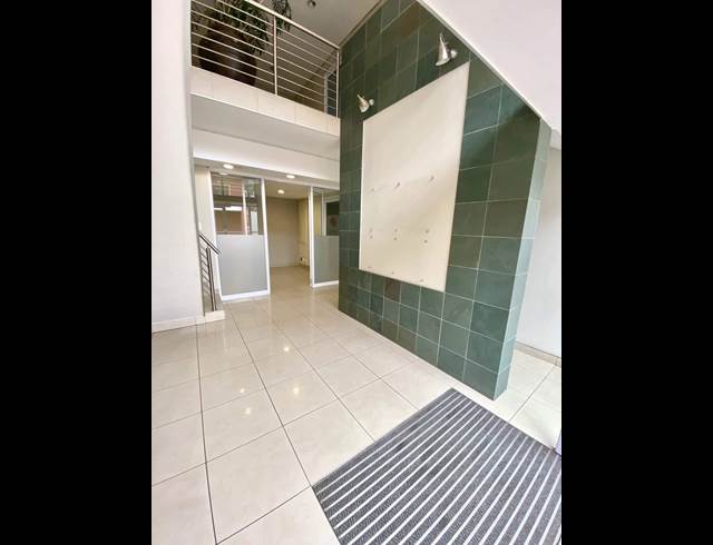 112M² BUILDING TO LET IN FOURWAYS