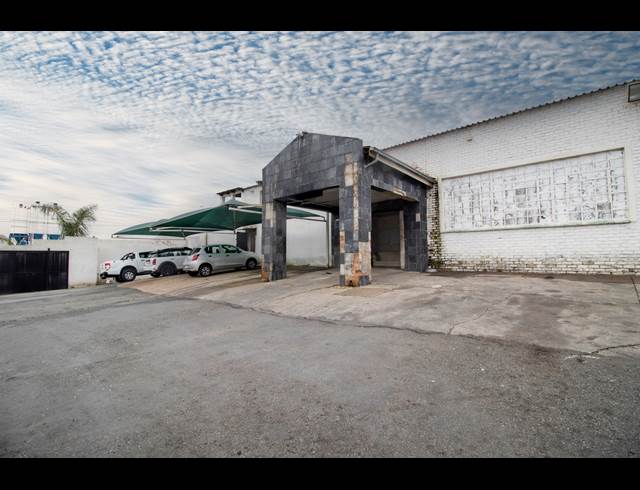 1,500M² INDUSTRIAL YARD TO LET IN COMMERCIA