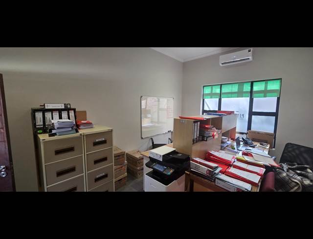 122M² OFFICE TO LET IN SONHEUWEL
