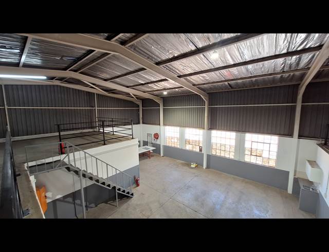 284M² WAREHOUSE TO LET IN STORMILL