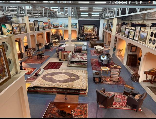 1,200M² SHOWROOM TO LET IN KRAMERVILLE