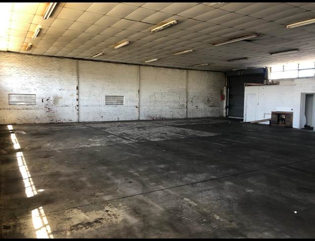 350M² WAREHOUSE TO LET IN EPPING INDUSTRIAL