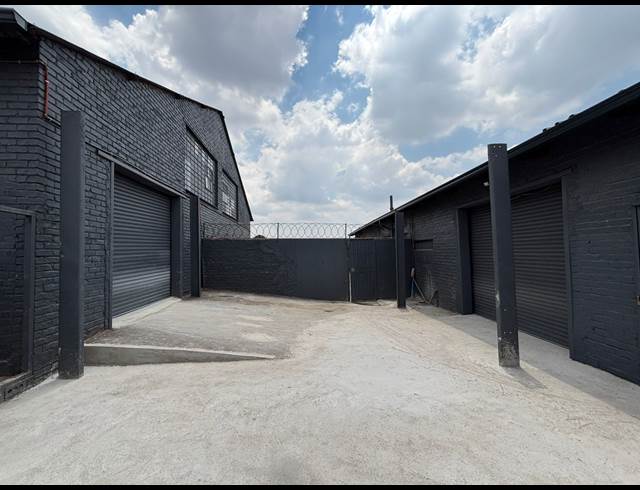 1,223M² WAREHOUSE TO LET IN ELANDSFONTEIN
