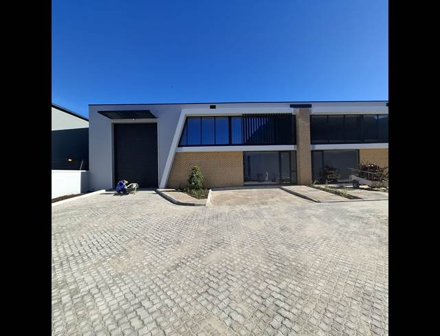 428M² WAREHOUSE TO LET IN STIKLAND INDUSTRIAL