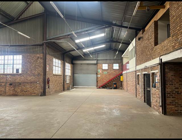950M² WAREHOUSE TO LET IN AMALGAM