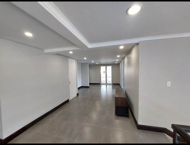 269M² OFFICE TO LET IN BRYANSTON