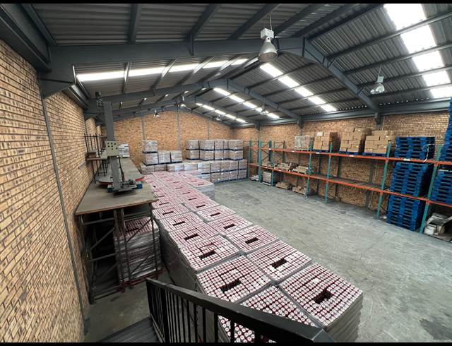 461M² WAREHOUSE TO LET IN STRIJDOMPARK