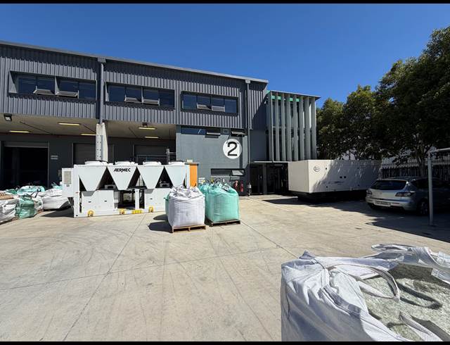 2,305M² WAREHOUSE TO LET IN BLACKHEATH INDUSTRIAL