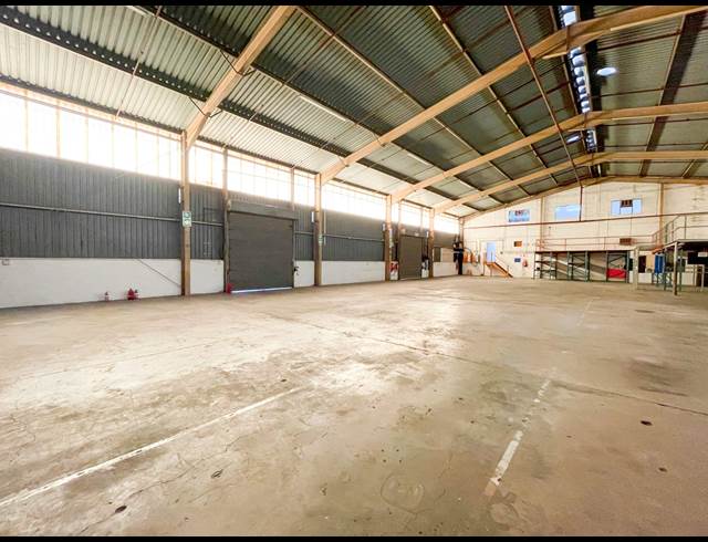 1,300M² WAREHOUSE TO LET IN WESTMEAD