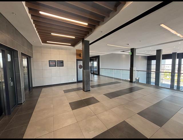 942M² OFFICE TO LET IN SIR LOWRYS PASS