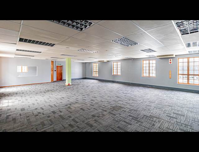 1,702M² OFFICE TO LET IN KENSINGTON B
