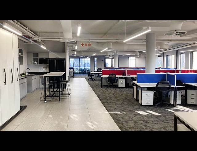 1,310M² OFFICE TO LET IN BIRNAM