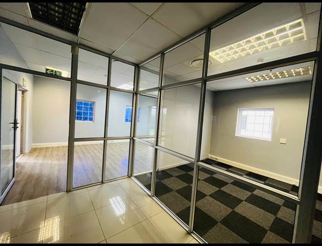 2,000M² OFFICE TO LET IN GLEN AUSTIN AH
