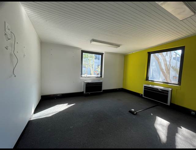 700M² OFFICE TO LET IN BRYANSTON