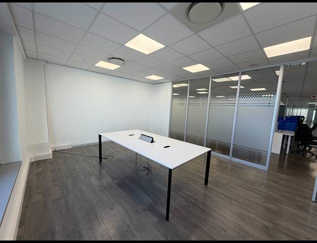 1,660M² BUILDING TO LET IN CAPE TOWN CITY CENTRE