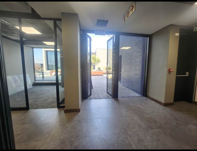 389M² OFFICE TO LET IN WATERFALL