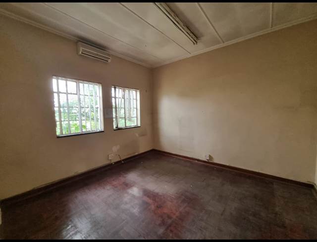 260M² OFFICE TO LET IN ALBERTON NORTH