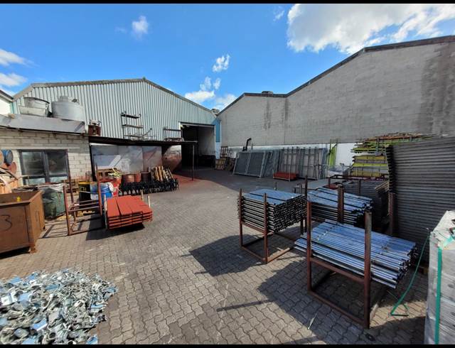620M² WAREHOUSE TO LET IN STIKLAND INDUSTRIAL