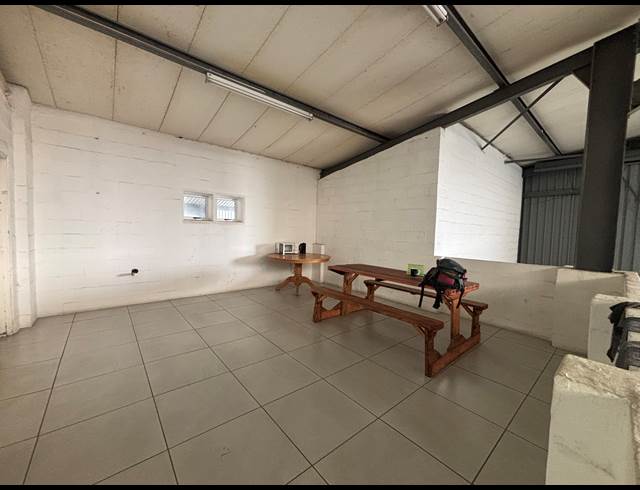 790M² WAREHOUSE TO LET IN GEORGE PARK