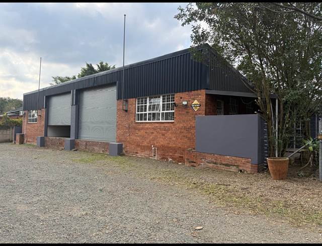 800M² WAREHOUSE TO LET IN MASONS MILL