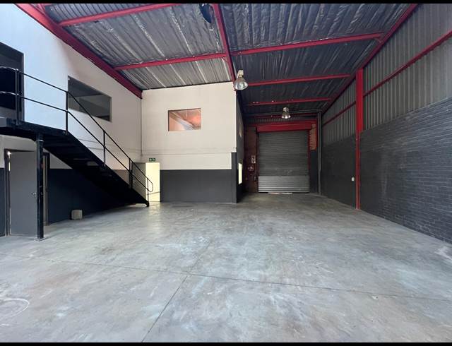 431M² WAREHOUSE TO LET IN STRIJDOMPARK